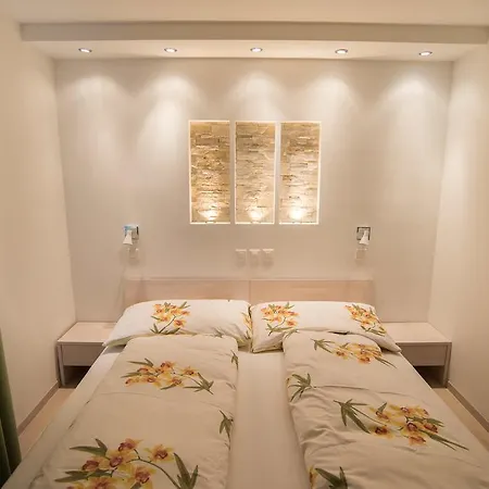 Haus Cristal *